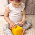 TULLO ΠΑΙΧΝΙΔΙ ΑΙΣΘΗΣΕΩΝ SENSORY CUBE YELLOW